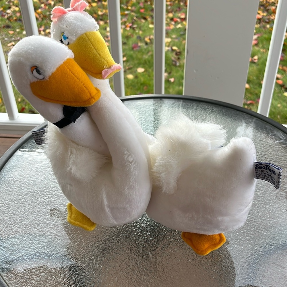 Vintage 1984 Mattel Emotions Hugging White Swans Plush Stuffed Love Birds Pair